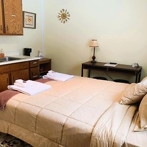 Queen Bed Riverfront